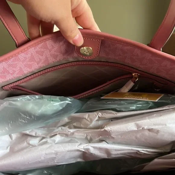 Michael Kors LG tote - Picture 3 of 6